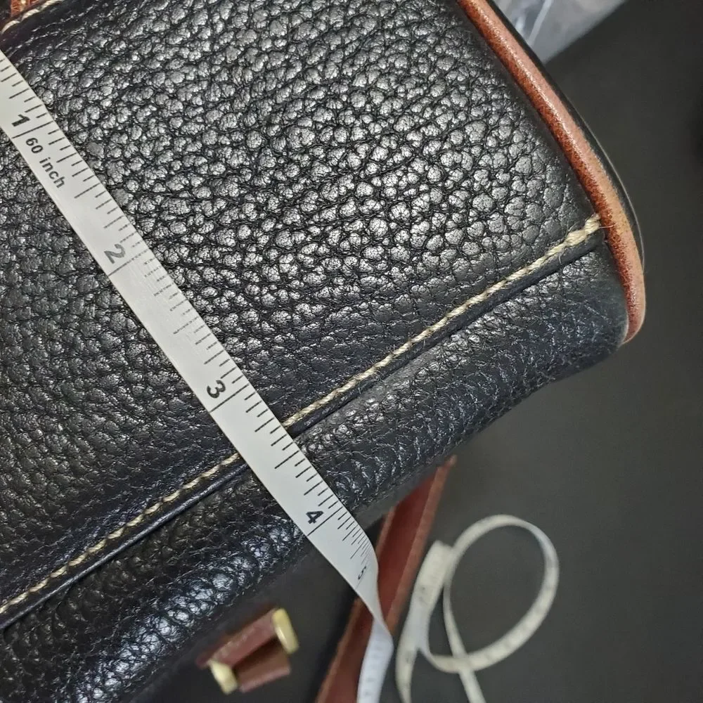 Liz Claiborne black & brown leather purse